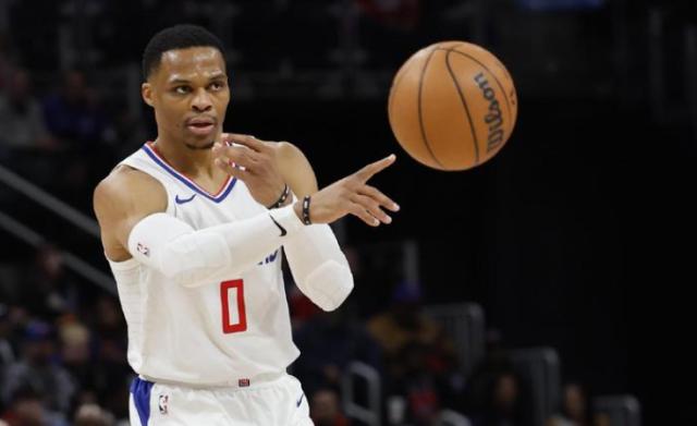 全明星后自由落体！四巨头年迈快艇赛季败局已定